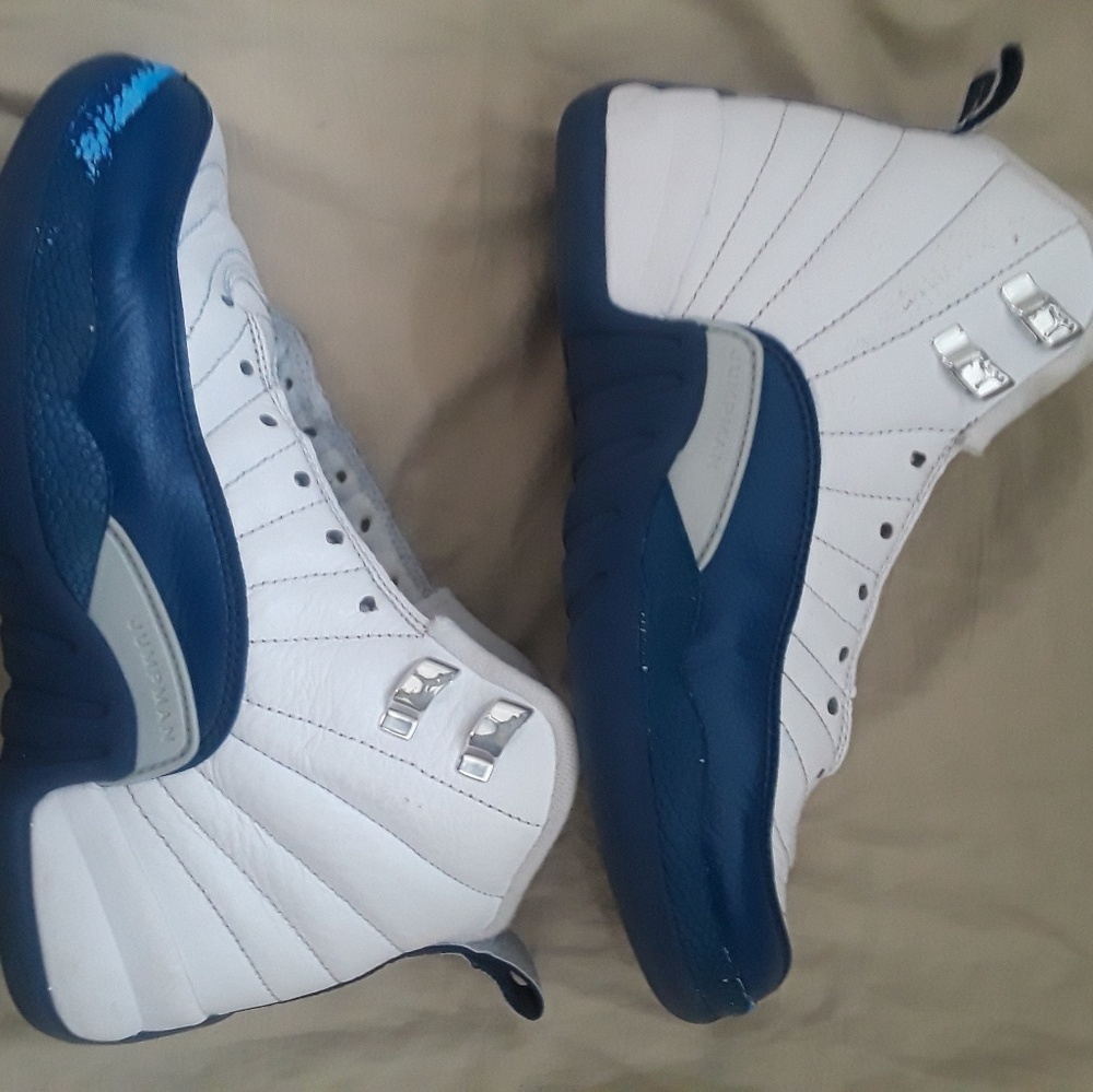 Jordan 11 French size 4y